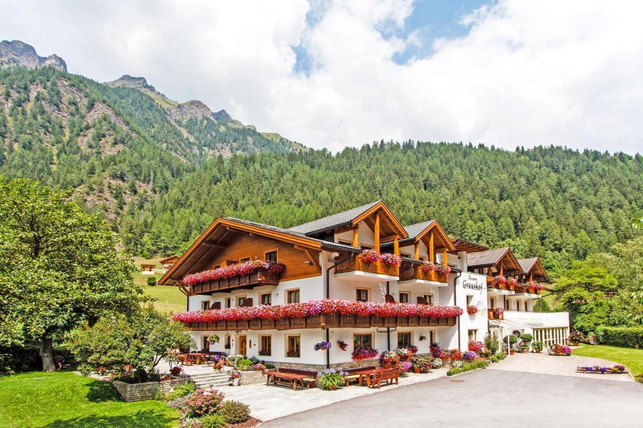 Graushof Hotel Val di Vizze Eksteriør billede